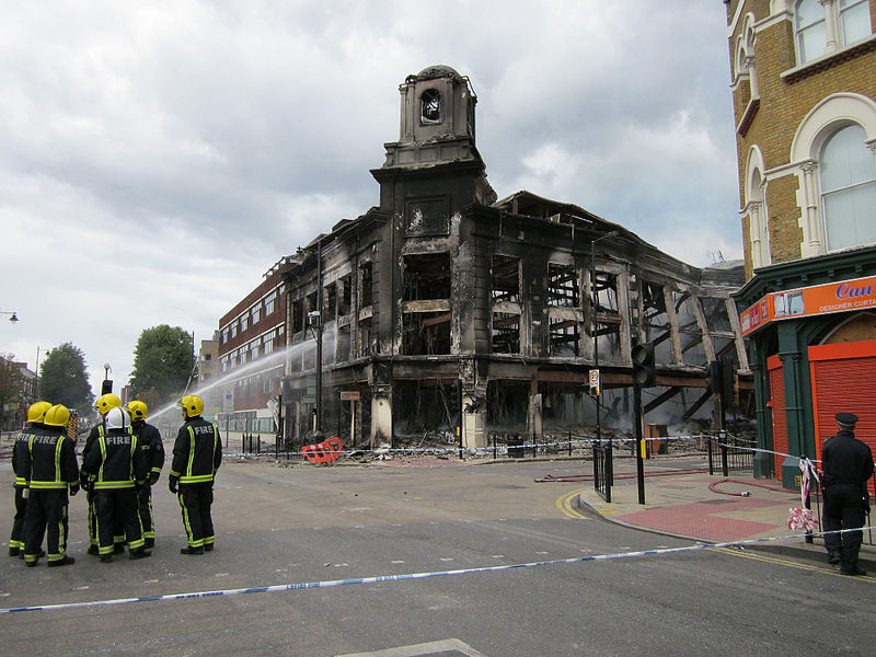 Carpetright store after UK riots in Tottenham, London by Alan Stanton